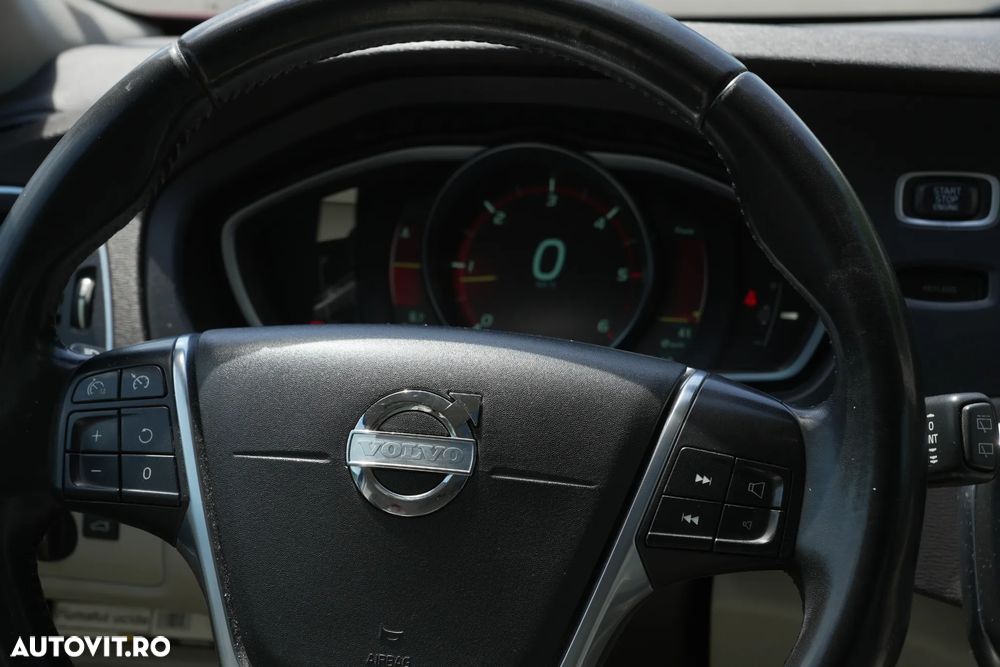 Volvo V40 D3 Summum - 9