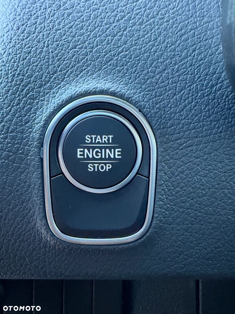 Mercedes-Benz Sprinter - 20