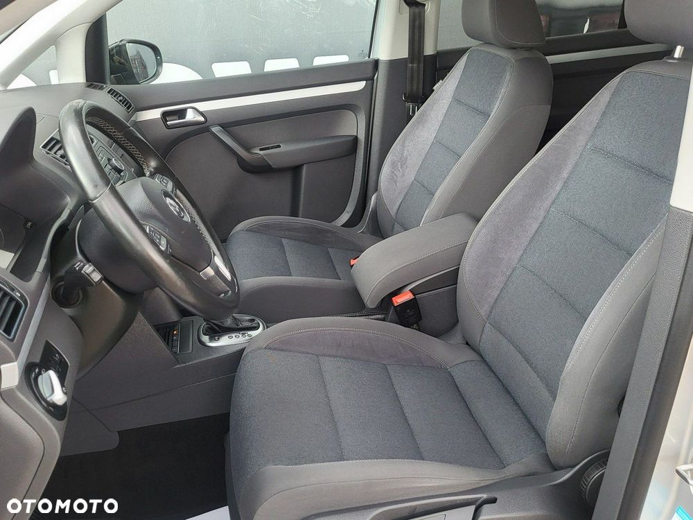Volkswagen Touran - 26
