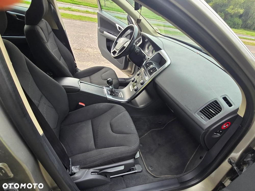 Volvo XC 60 D5 AWD Kinetic - 10