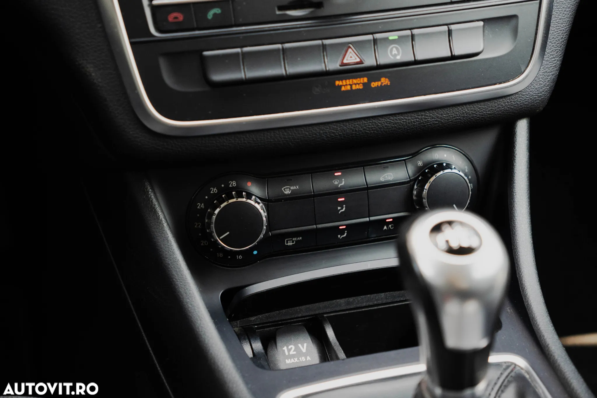 Mercedes-Benz GLA 180 d - 18