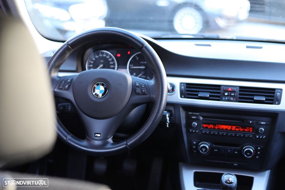 BMW 318 d Line Sport - 10