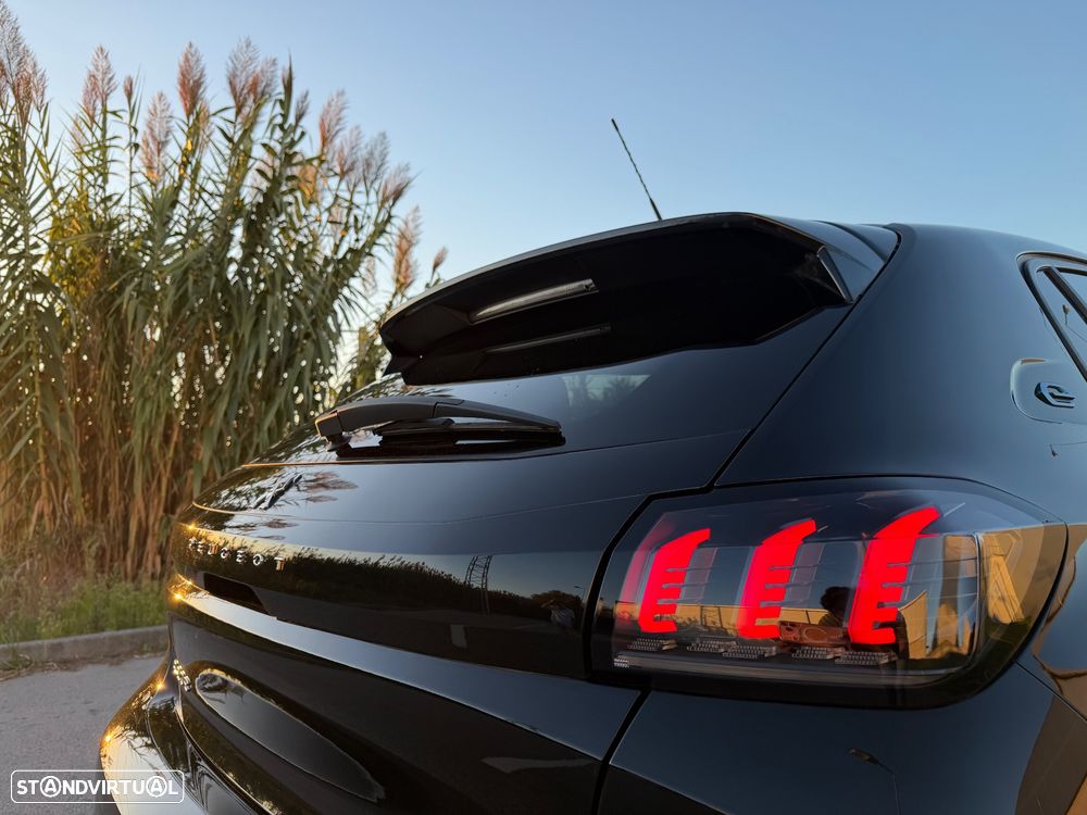 Peugeot e-208 Allure Pack - 16