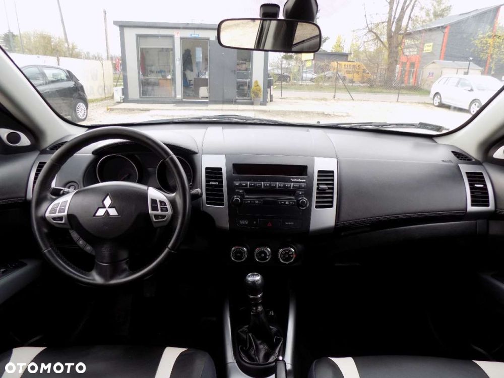 Mitsubishi Outlander - 5