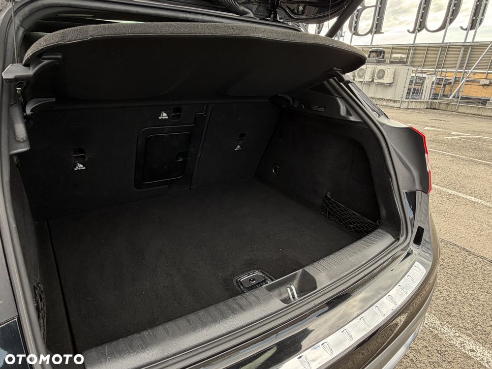 Mercedes-Benz GLA 250 4-Matic - 13