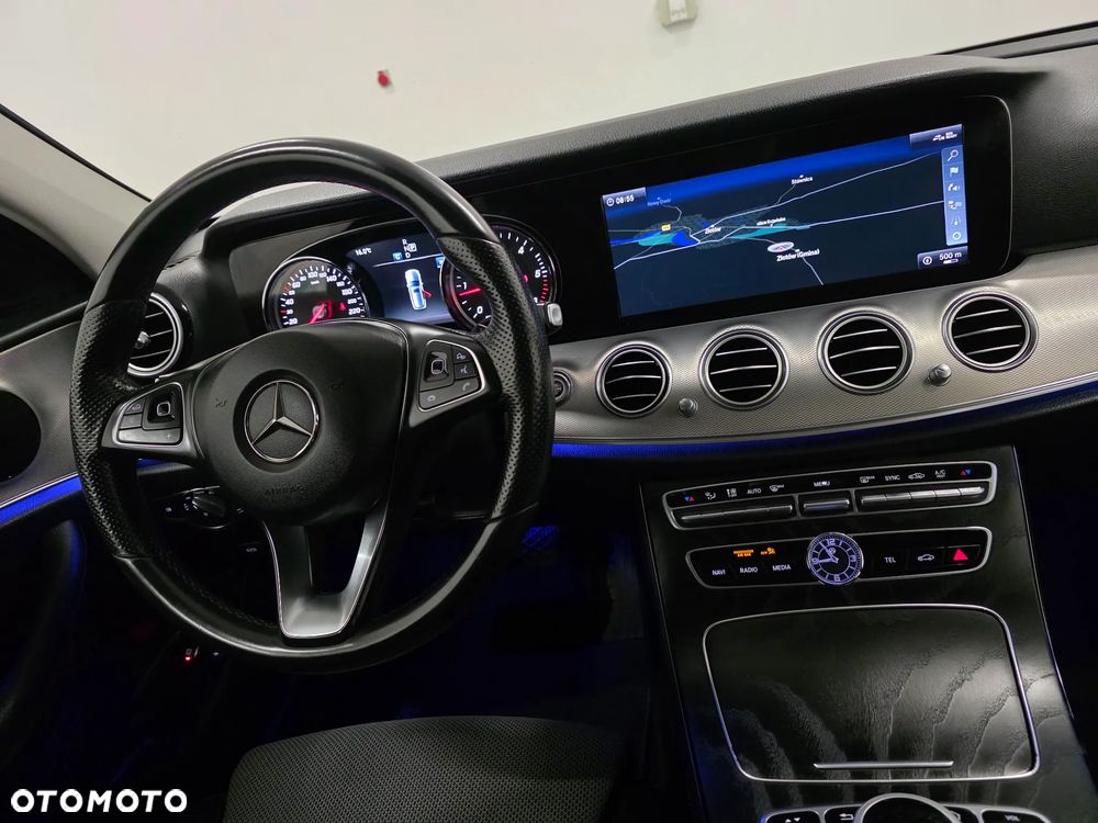 Mercedes-Benz Klasa E 220 d 9G-TRONIC AMG Line - 8