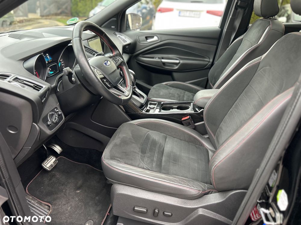 Ford Kuga 2.0 TDCi 4x4 ST-Line - 22