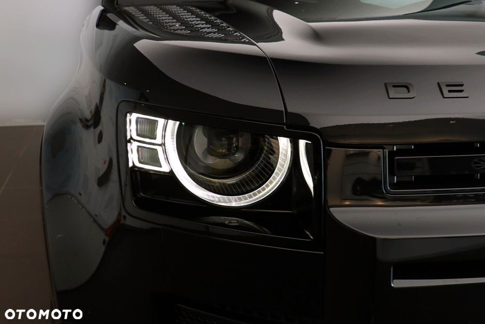 Land Rover Defender 2024