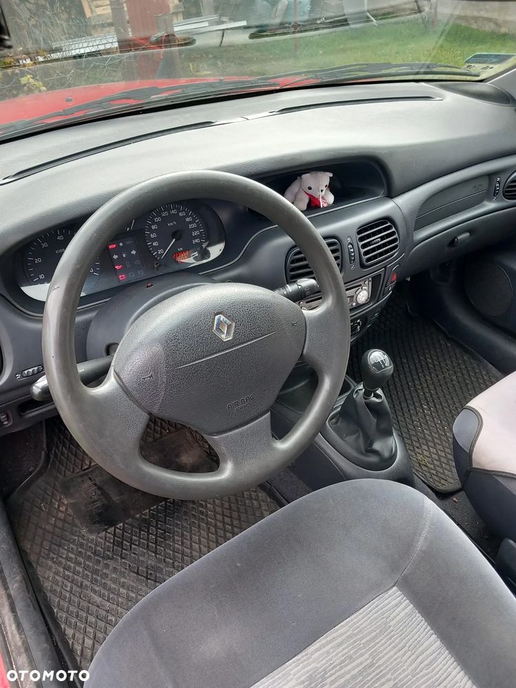Renault Megane 1.4 RN - 6