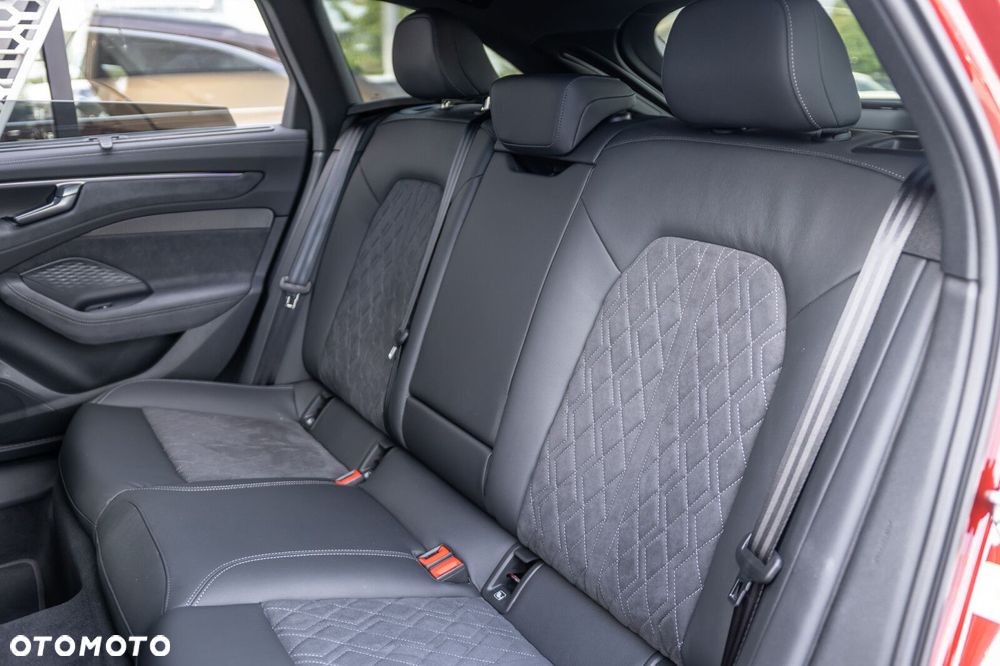 Audi A6 - 12
