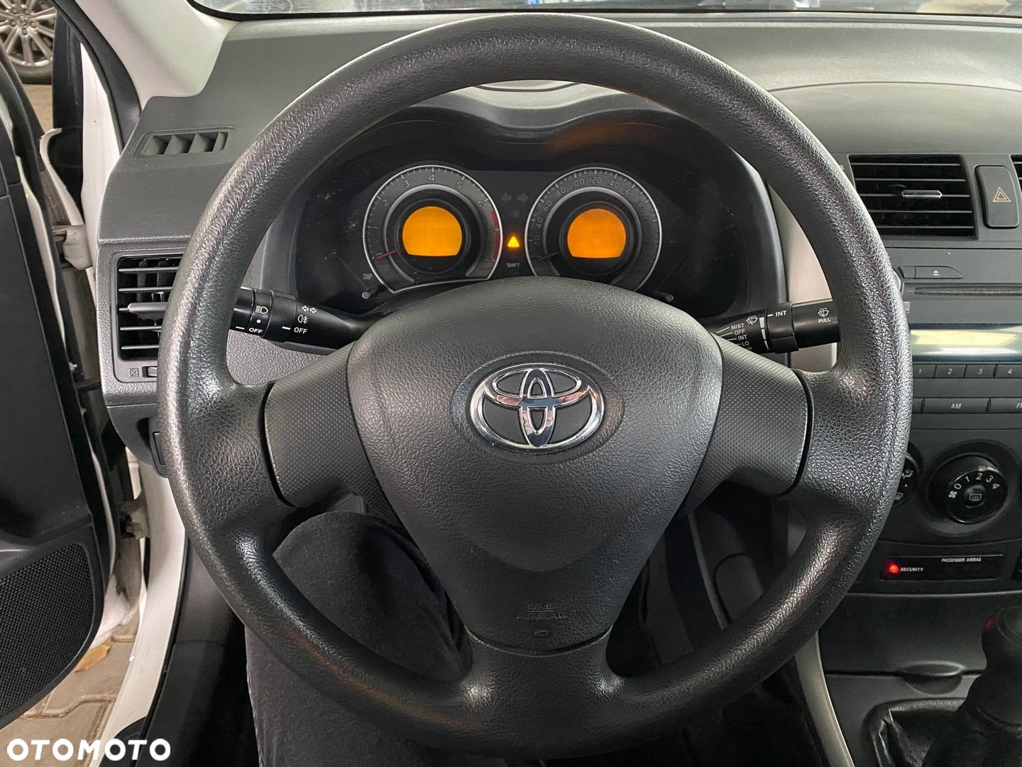 Toyota Corolla 1.6 VVT-i Terra - 12