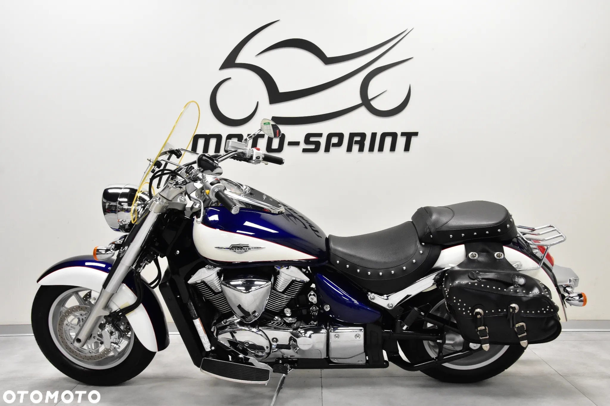 Suzuki Intruder - 2