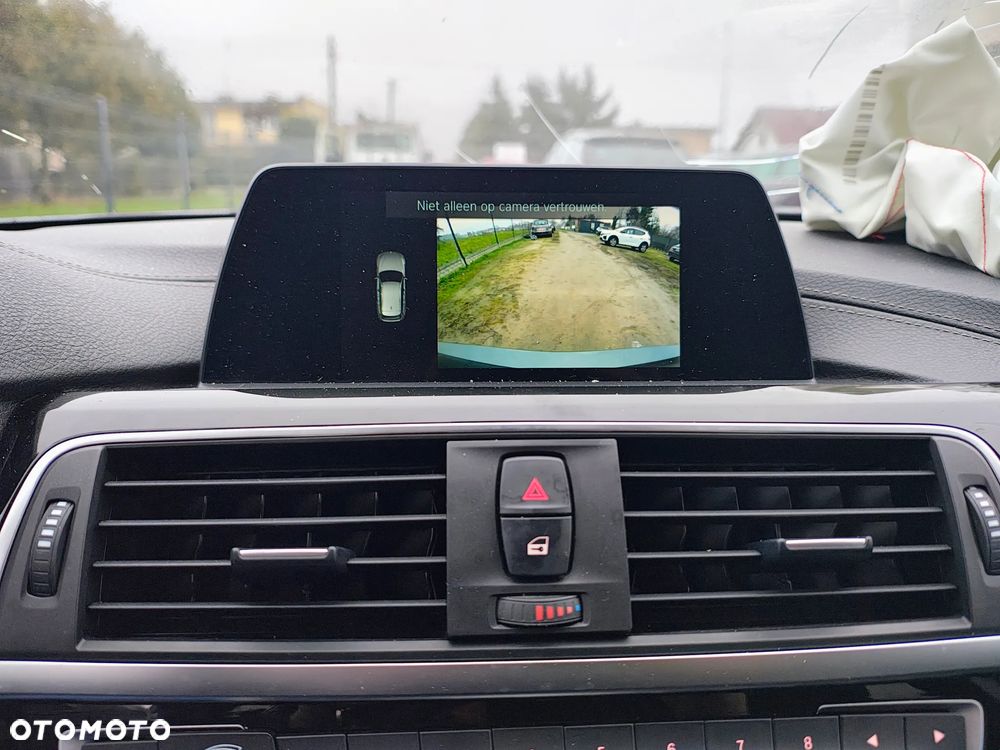 BMW Seria 3 318d Edition Luxury Line Purity - 23