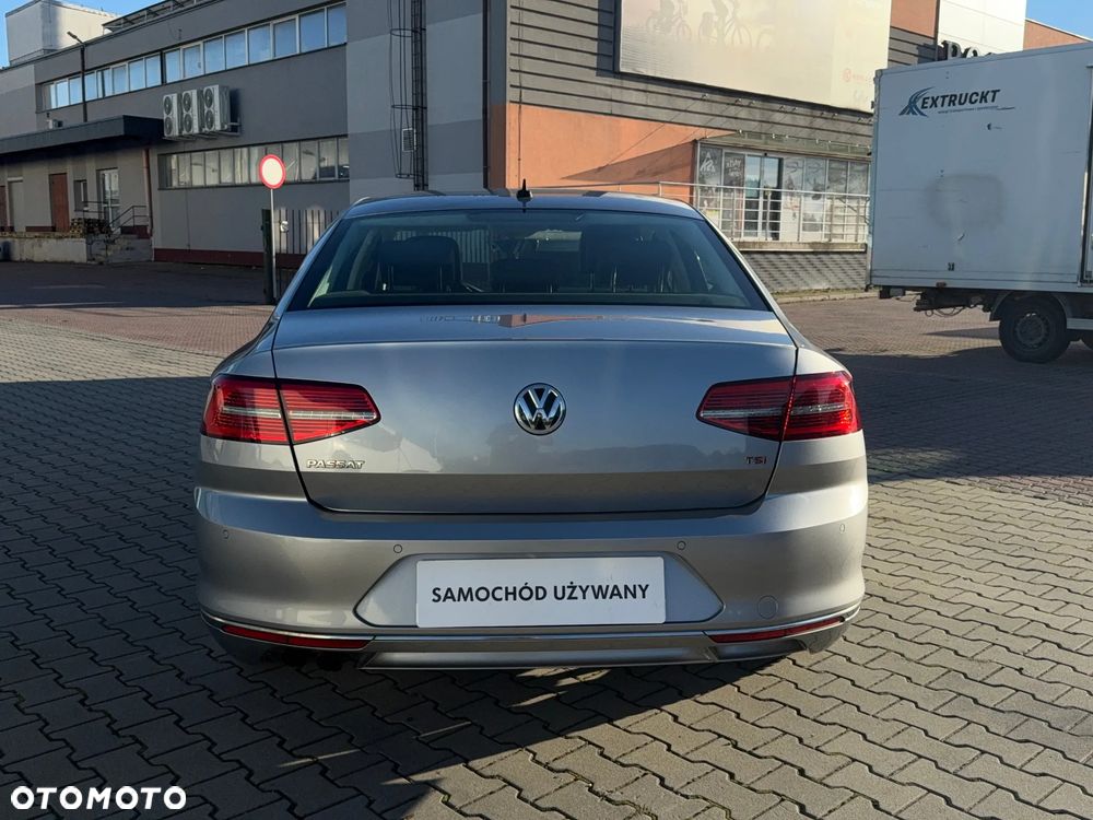 Volkswagen Passat 1.8 TSI BMT Highline DSG - 5