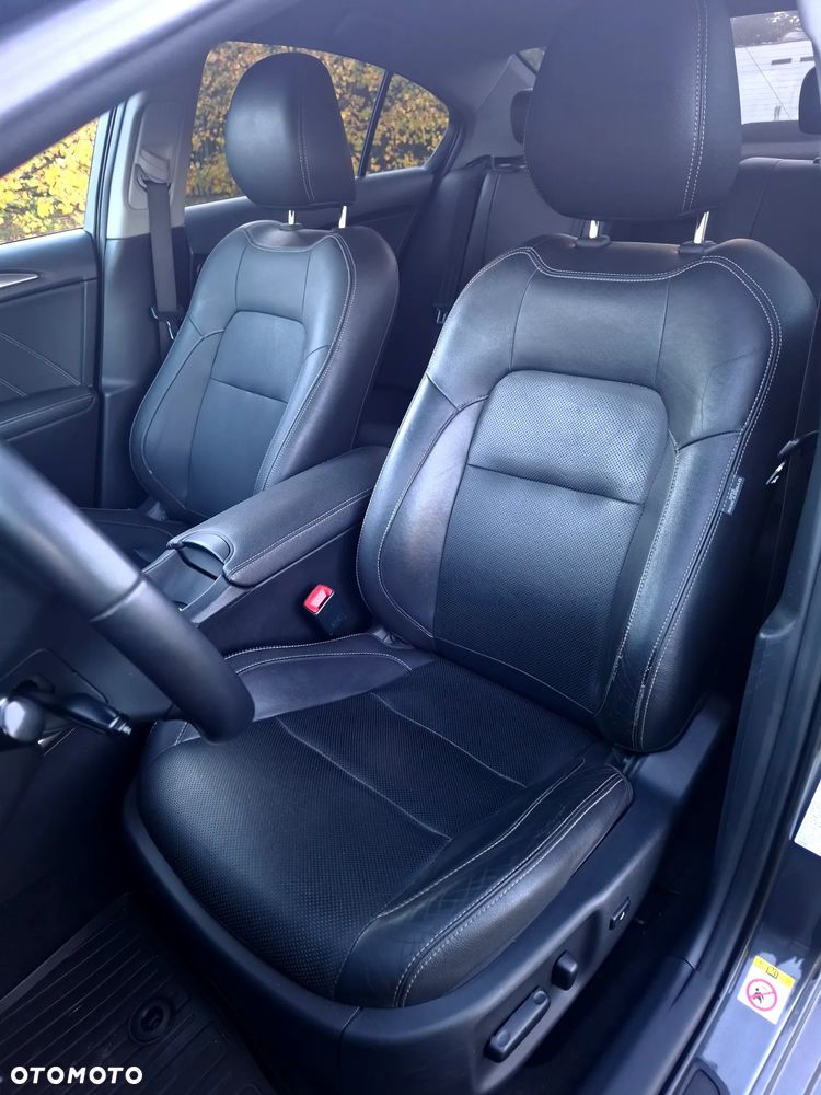 Toyota Avensis - 16