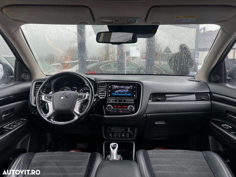 Mitsubishi Outlander - 6