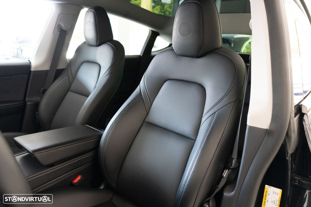 Tesla Model Y Standard RWD - 9