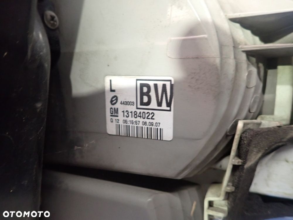 LAMPA LEWA TYLNA OPEL VECTRA-C 2.2 - 3