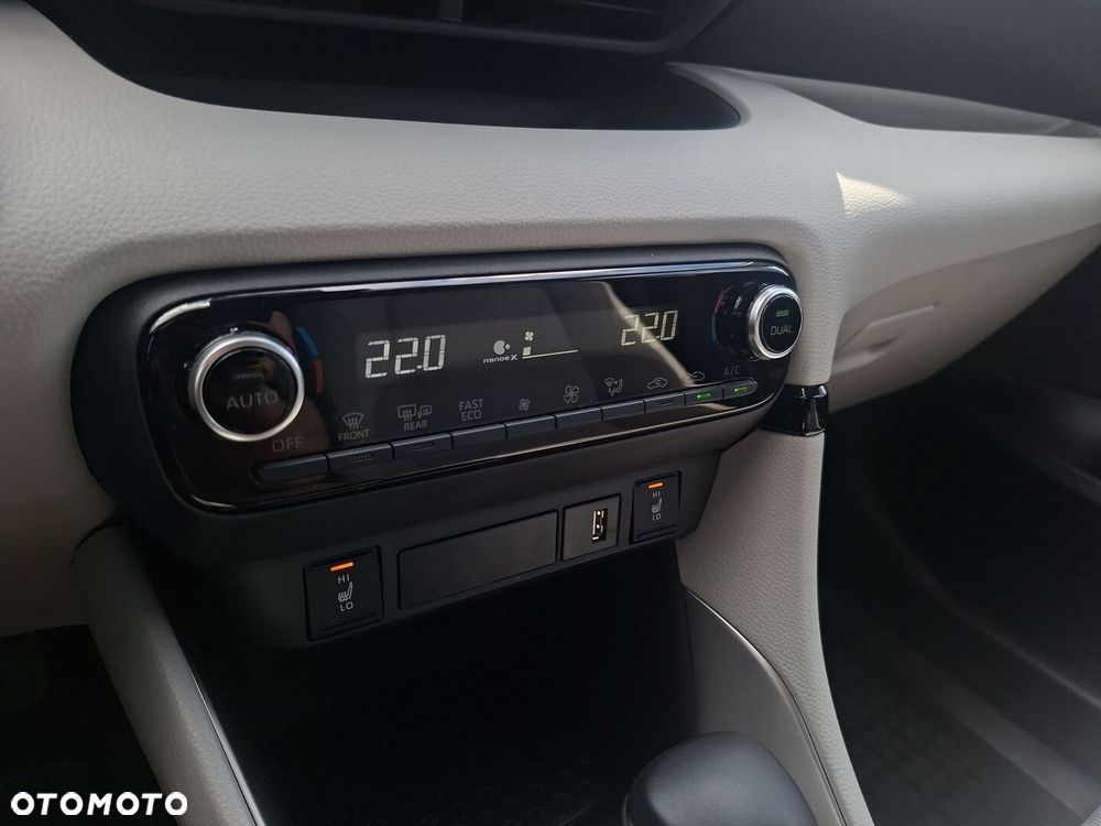Toyota Yaris - 25