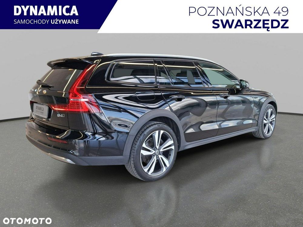 Volvo V60 Cross Country - 8