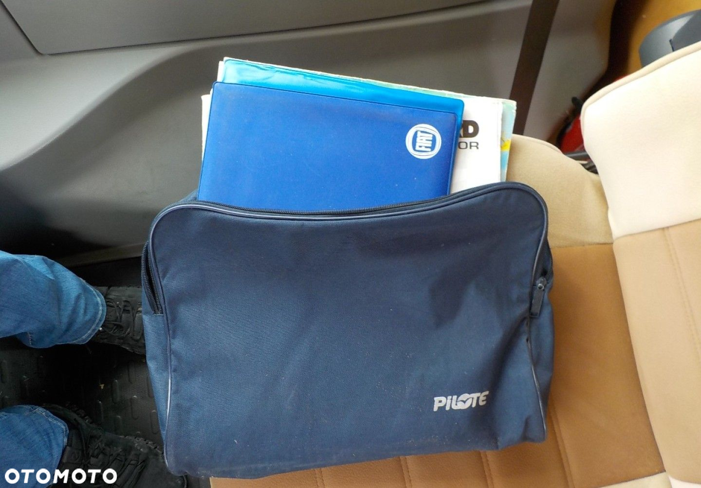 PILOTE AVENTURA G730 - 29