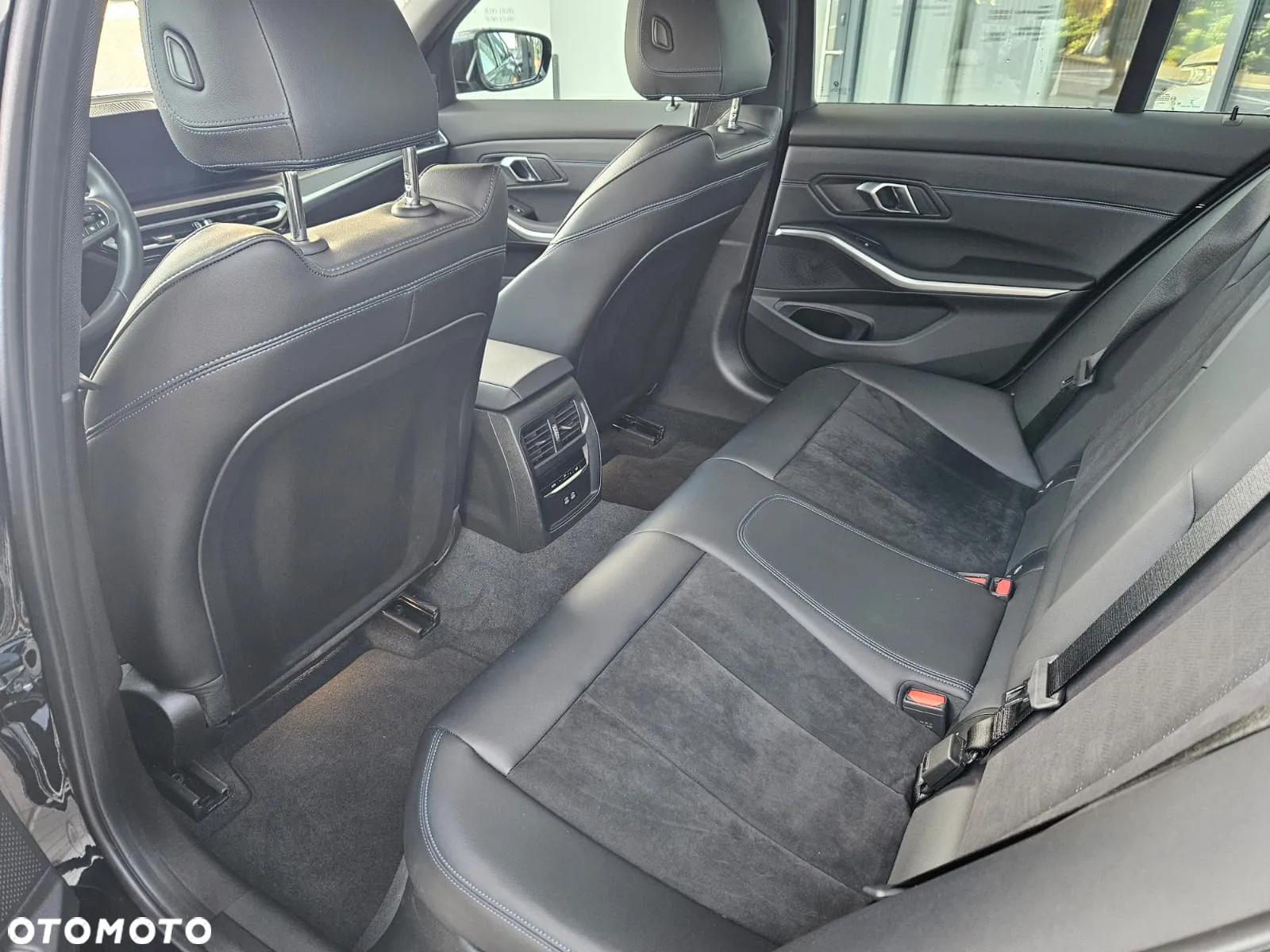 BMW Seria 3 318i M Sport - 16