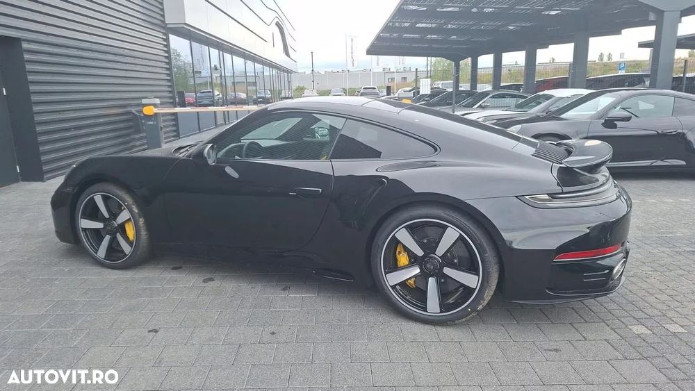 Porsche 911-TURBO-S - 3