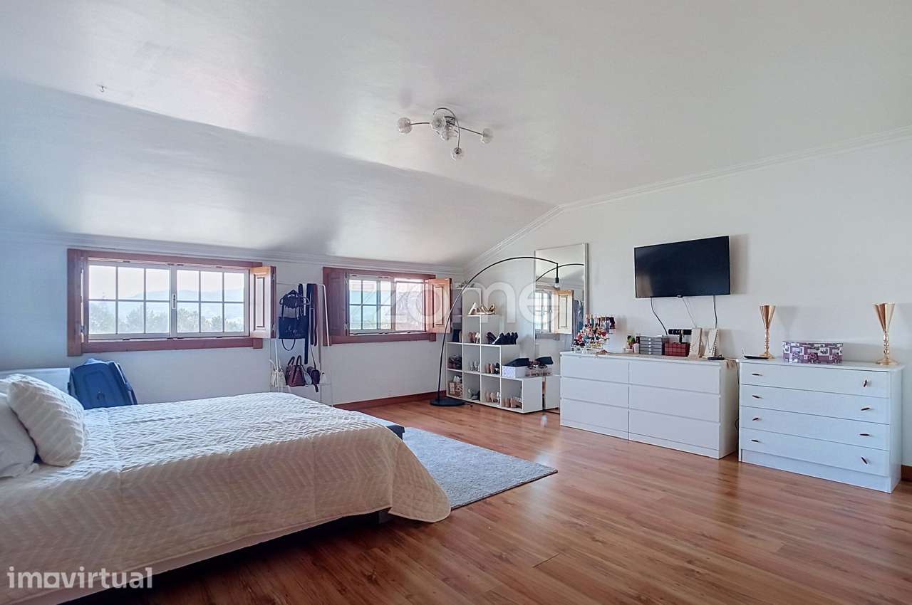 Apartamento T4 Duplex - Grande imagem: 3/50