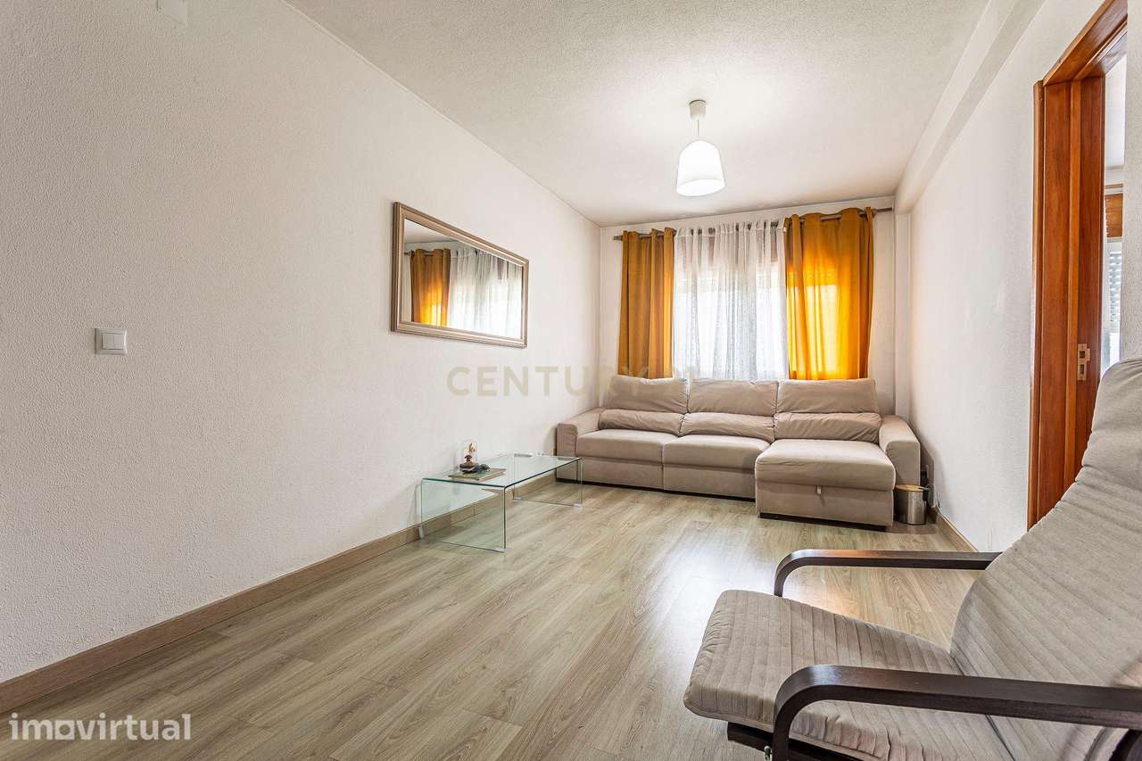 T2 Totalmente Renovado | 101 m² | Praça de Portugal | Pronto a Habitar - Grande imagem: 3/23