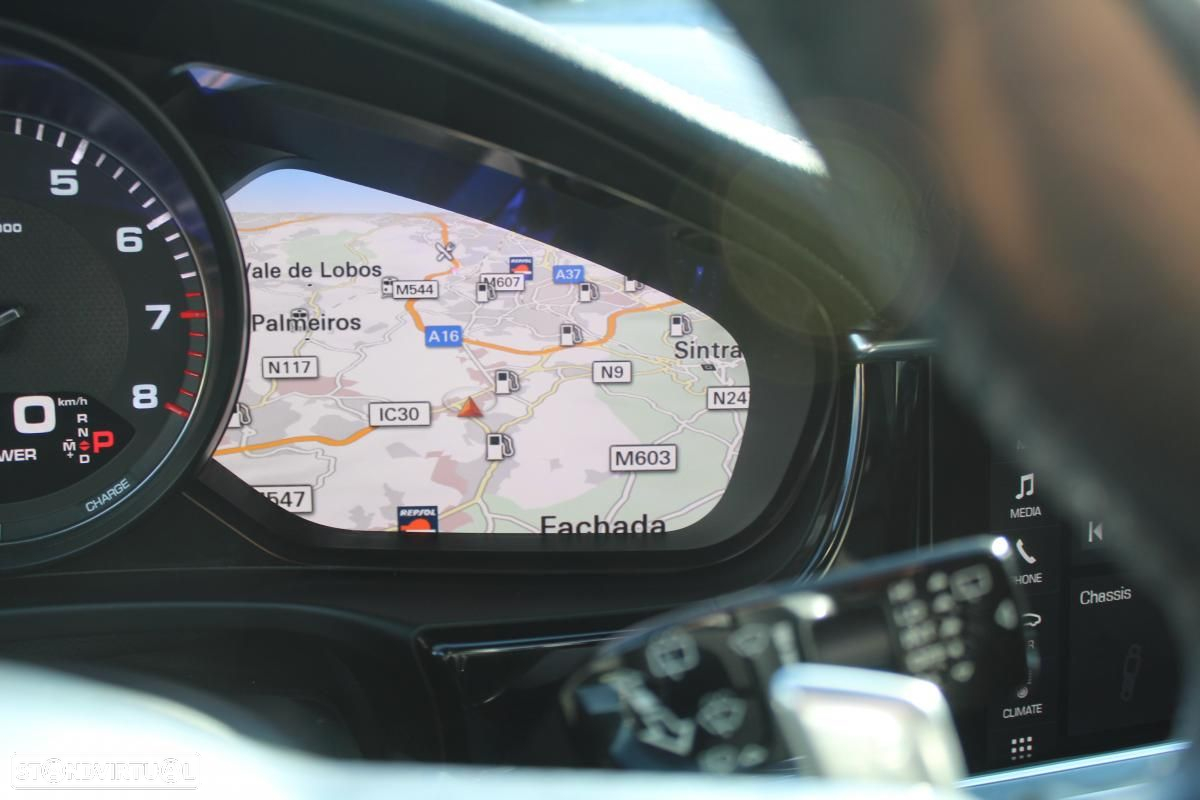 Porsche Panamera Sport Turismo 4 E-Hybrid - 43