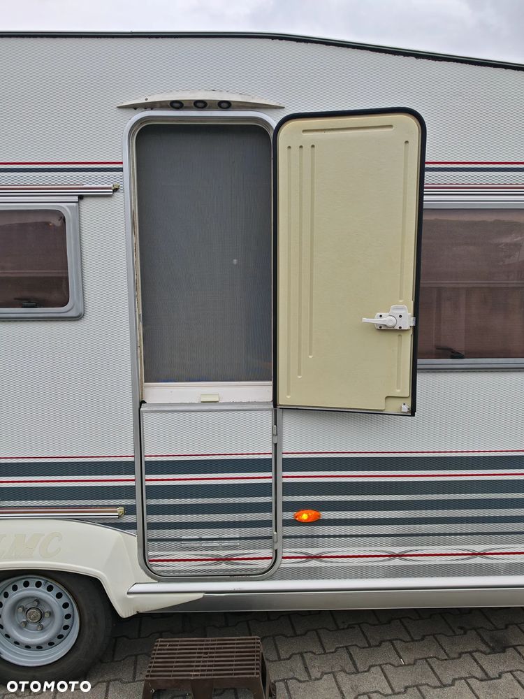 LMC 495 - 9