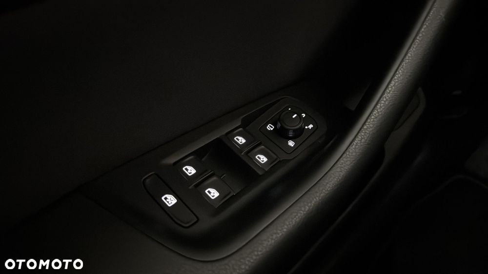 Volkswagen Passat Variant 2.0 TDI EVO Business DSG - 29