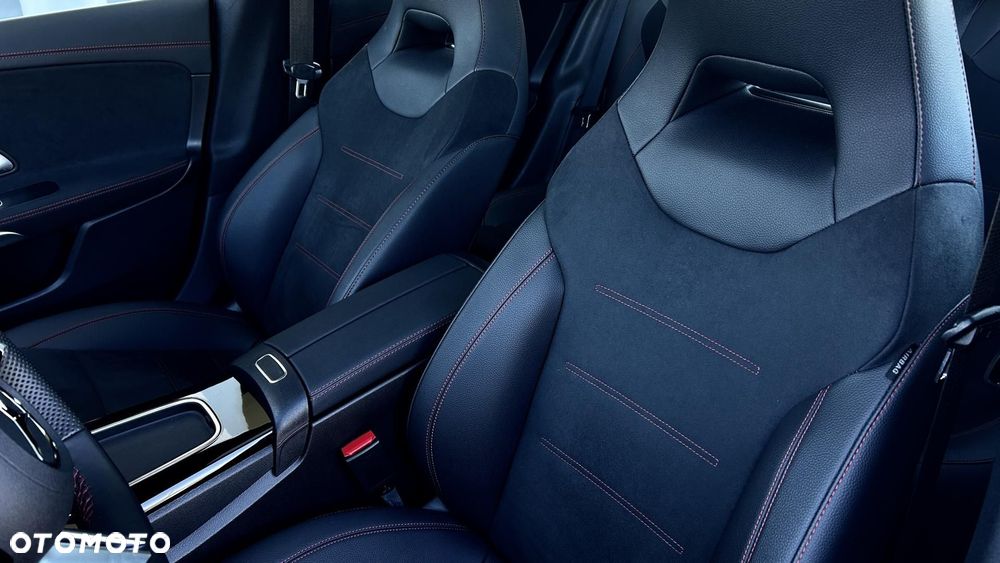 Mercedes-Benz CLA - 12