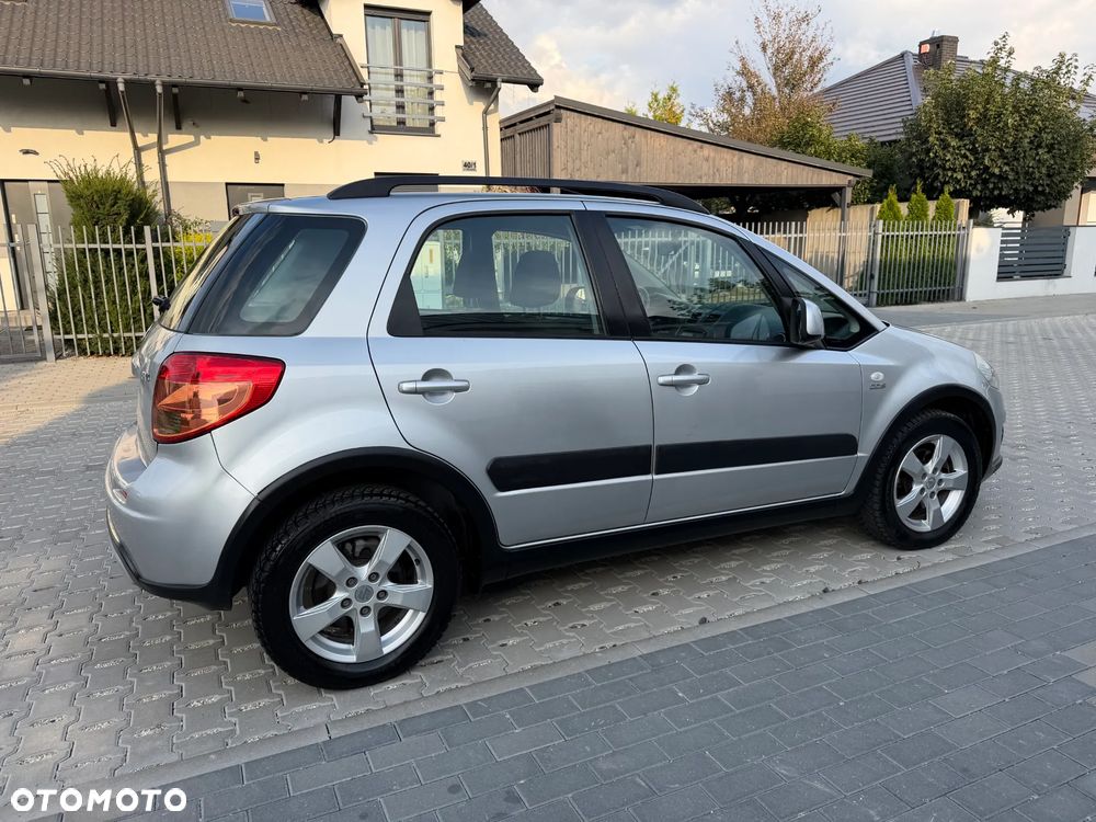 Suzuki SX4 2.0 DDiS 4x4 Comfort - 4