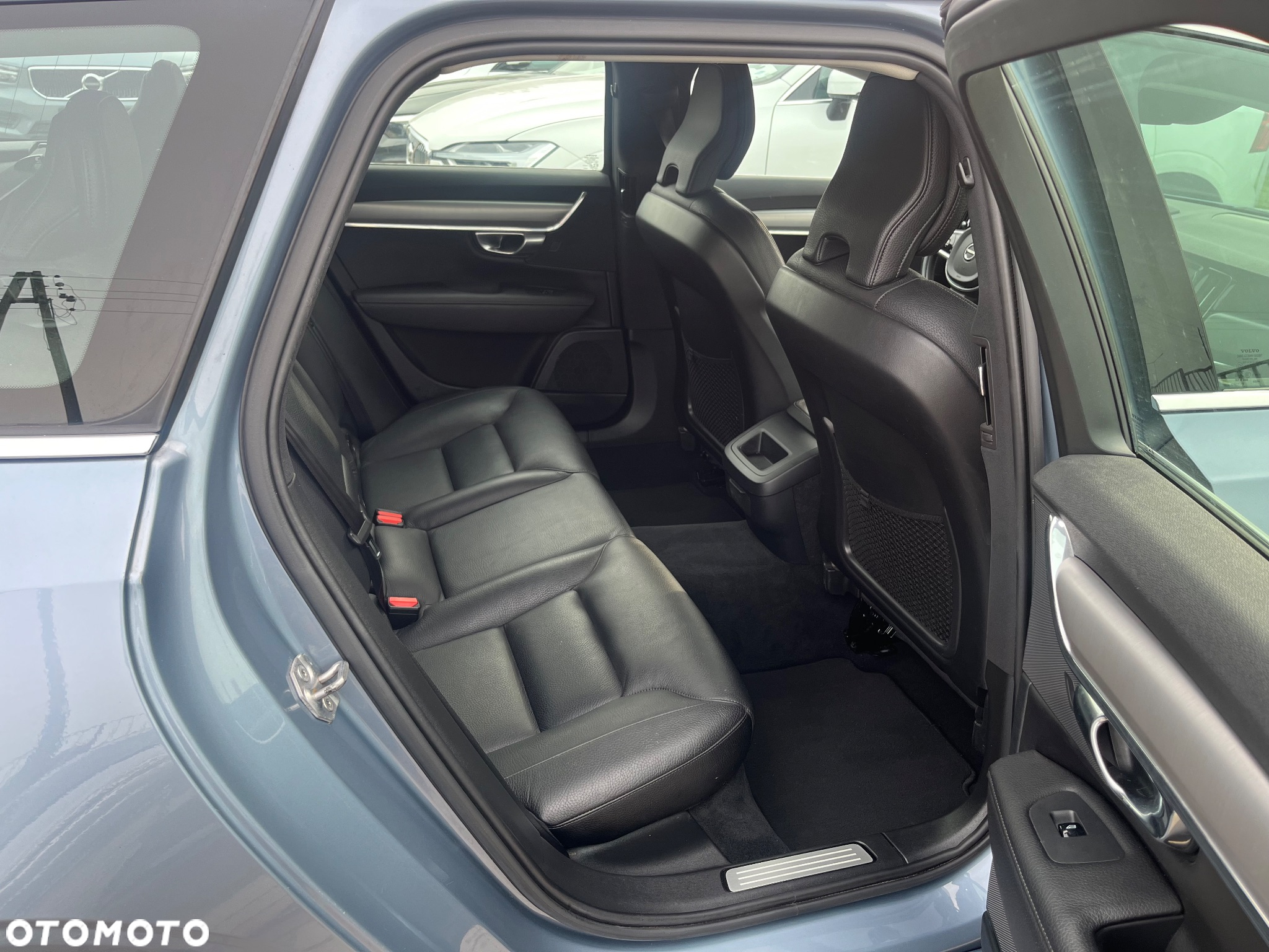 Volvo V90 D4 SCR Momentum Pro - 7