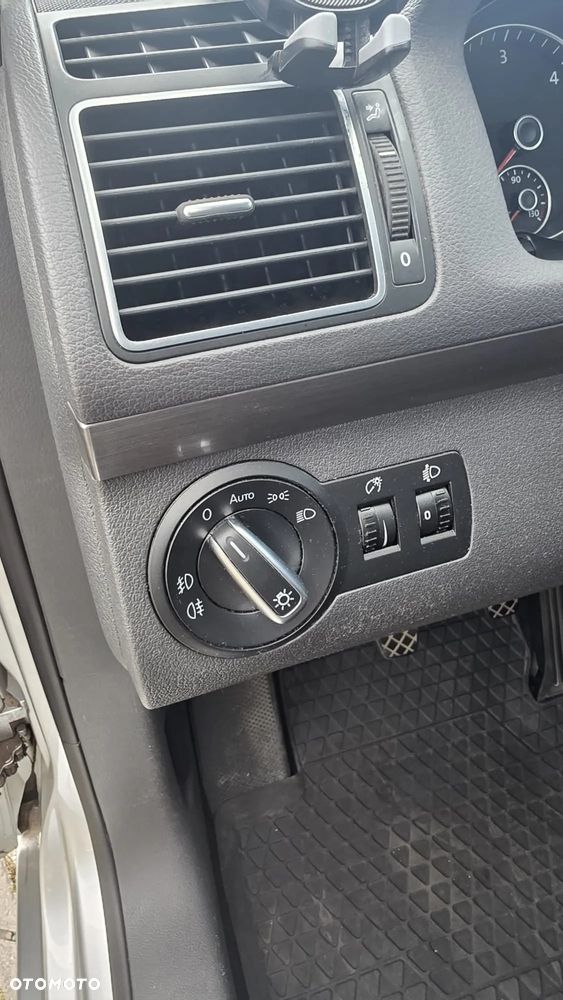 Volkswagen Touran 1.6 TDI DPF BlueMot Comfortline - 14