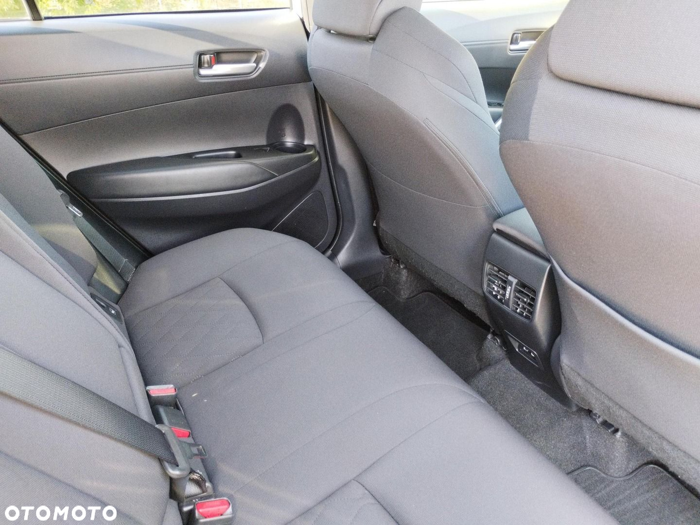 Toyota Corolla Cross - 12