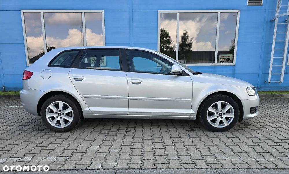 Audi A3 Sportback 1.6 Attraction - 11