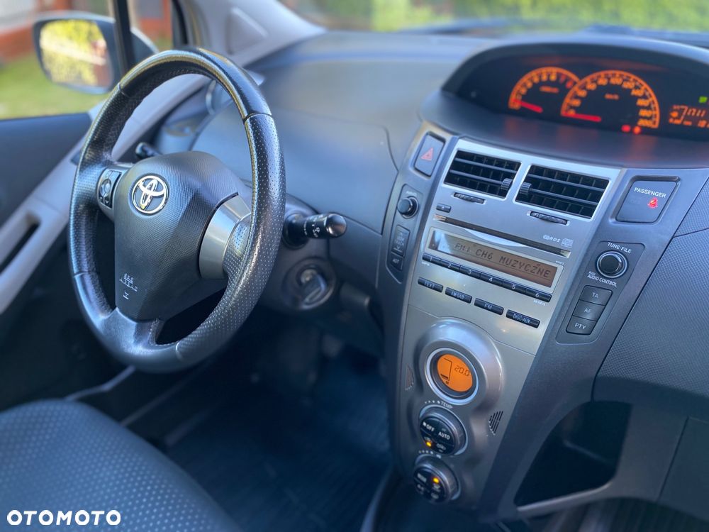 Toyota Yaris 1.33 Sol - 11