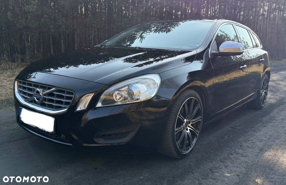Volvo V60 D4 R-Design - 2