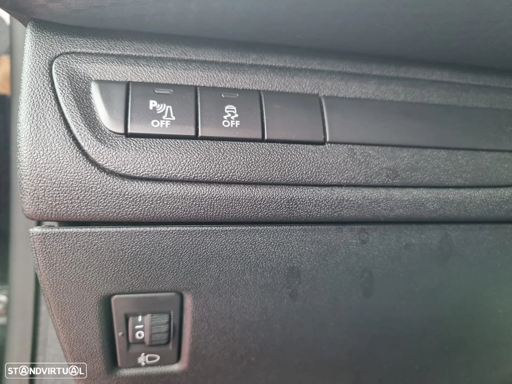 Peugeot 208 1.2 PureTech Style - 24