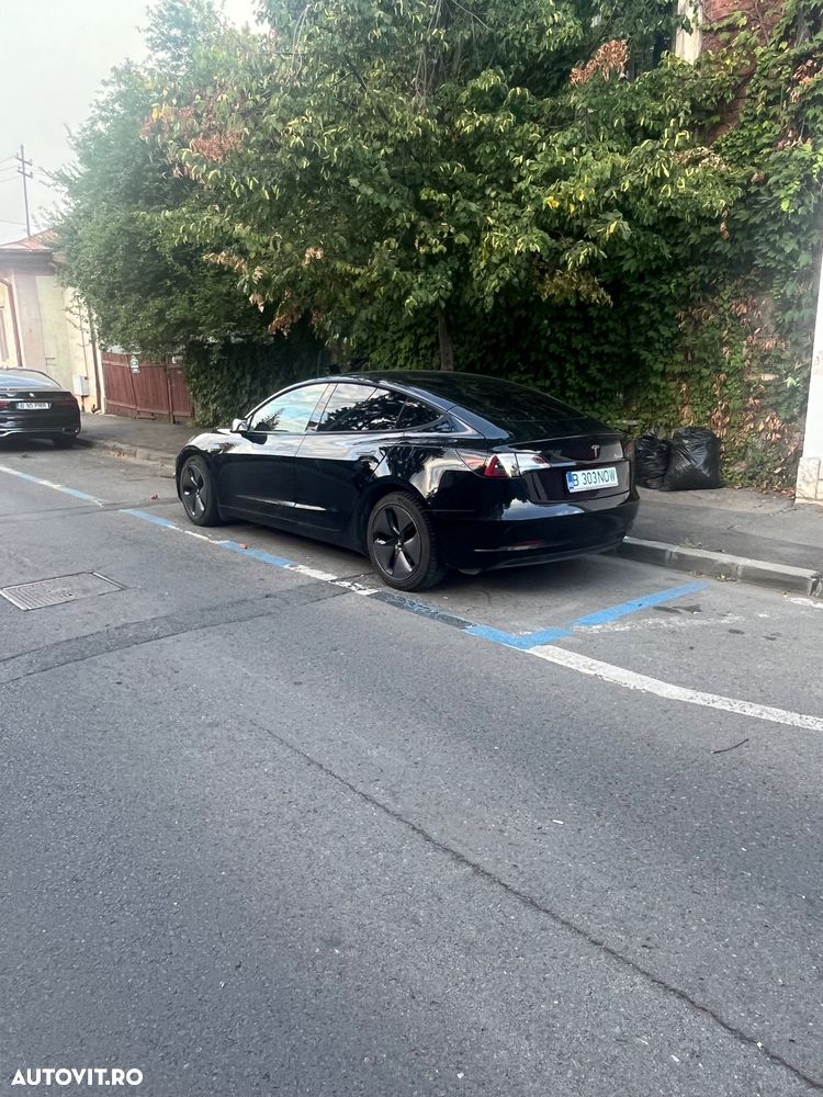 TESLA Model 3 2023 — imagine 4
