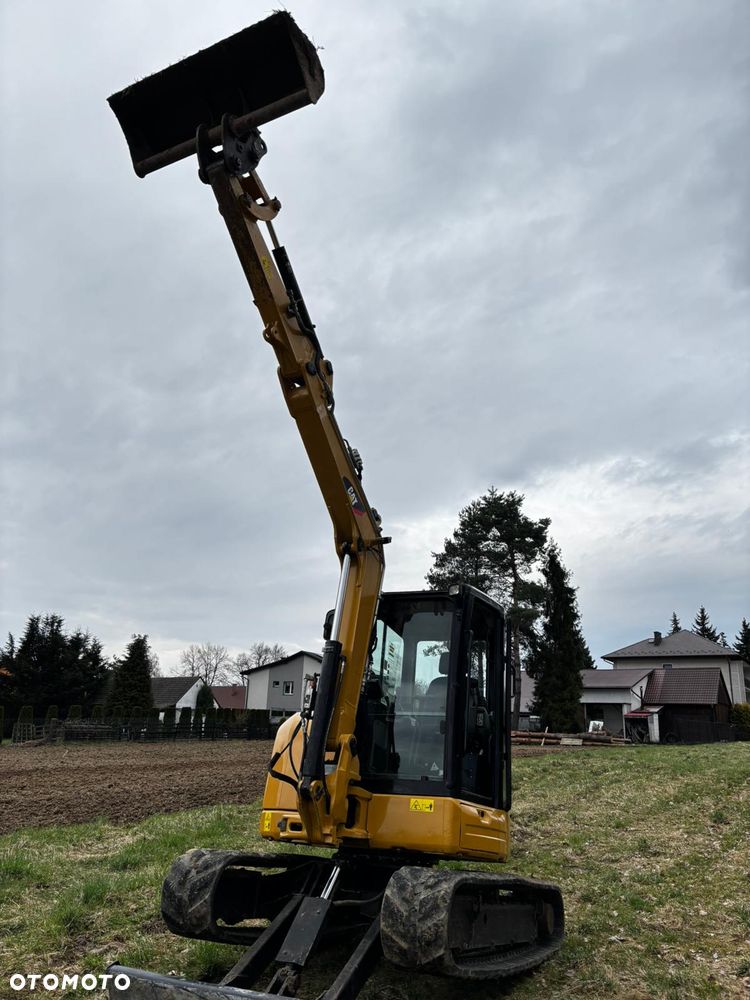 Caterpillar - 39