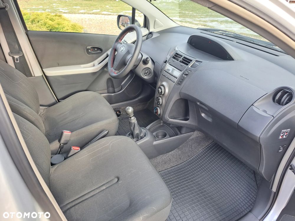 Toyota Yaris - 13