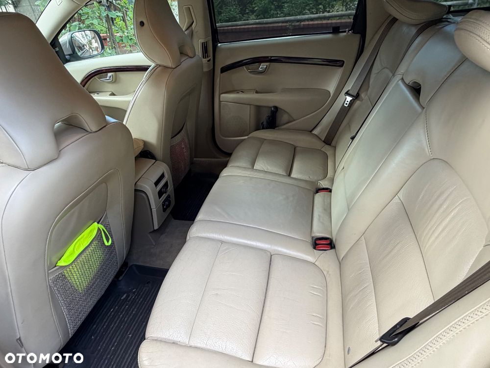 Volvo XC 70 - 25