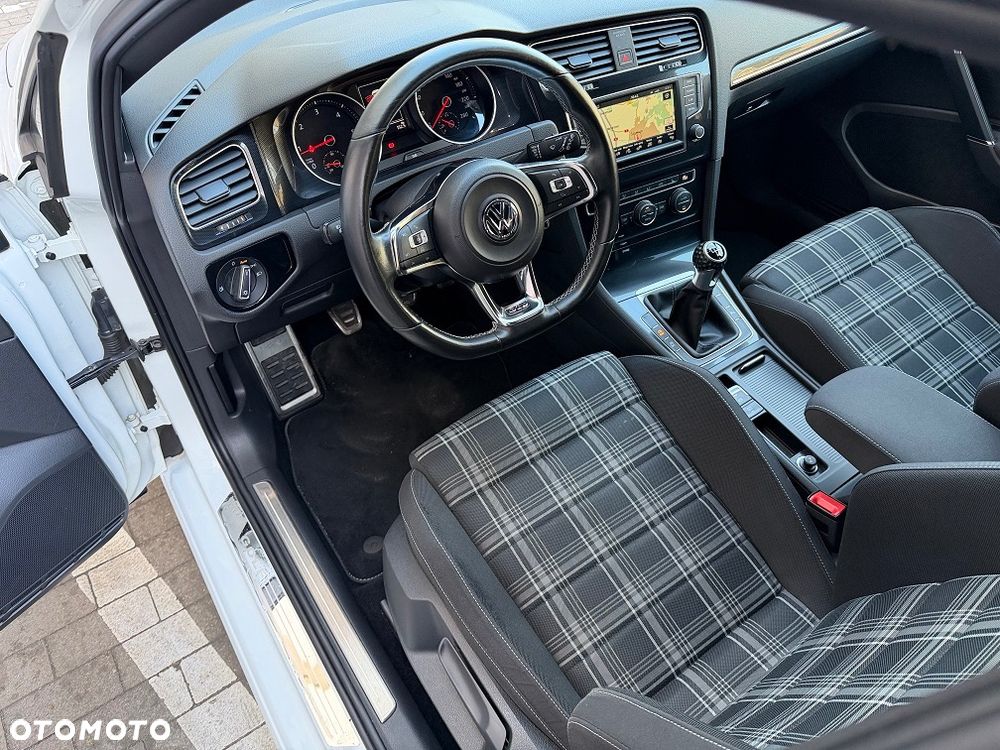 Volkswagen Golf GTD BlueMotion Technology - 18