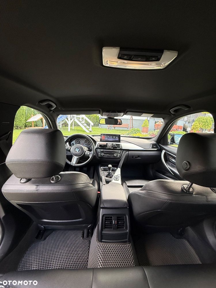 BMW Seria 3 328i Sport Line - 21