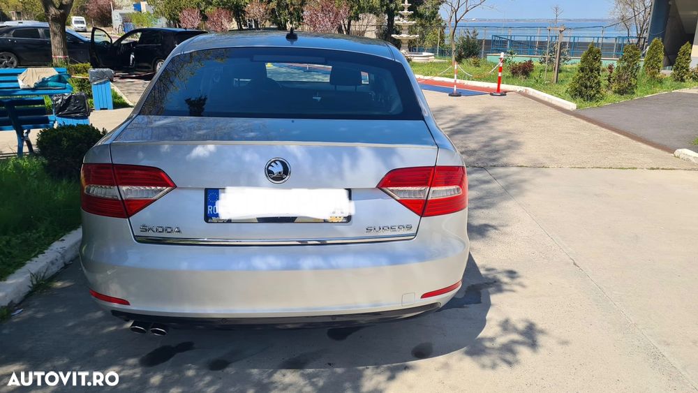 Skoda Superb 2.0 TDI Elegance - 4
