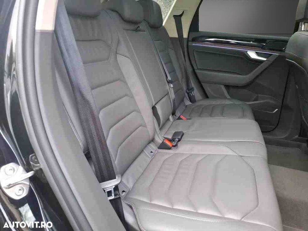 Volkswagen Touareg 3.0 V6 e-Hybrid 4Motion Aut. Elegance - 8