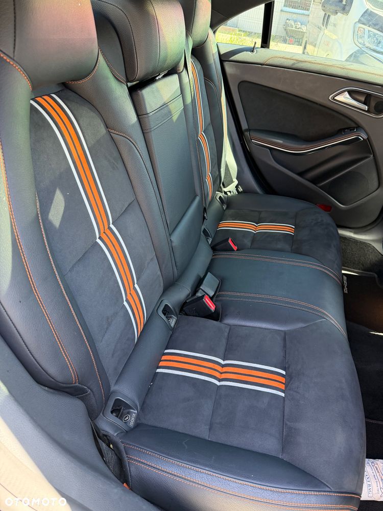 Mercedes-Benz CLA AMG 45 4Matic 7G-DCT Orange Art Edition - 10
